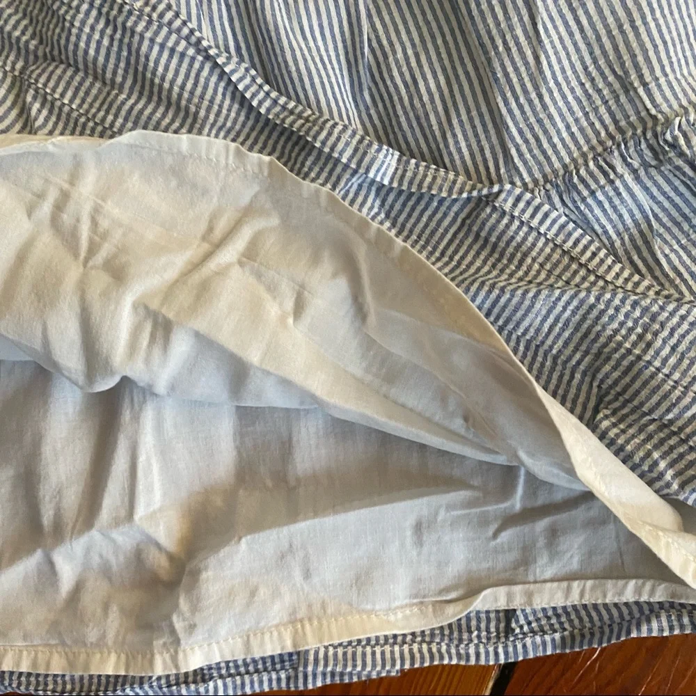 GAP pinstripe light